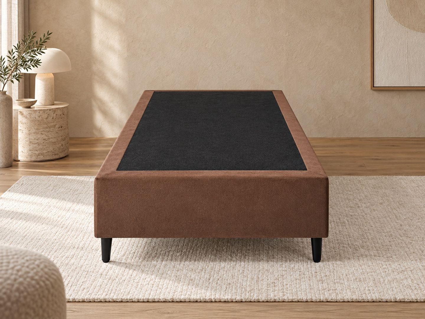 Base-Max-New-solteiro-chocolate-monobloco-em-ambientacao-frontal-ilustrativa.-Colchao-e-decoracao-nao-inclusos.